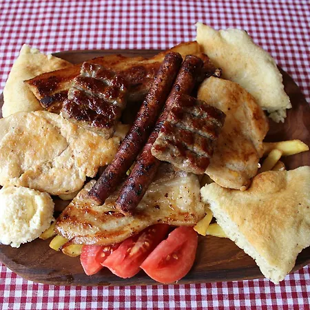 Stone Room-kamena Soba アパート *